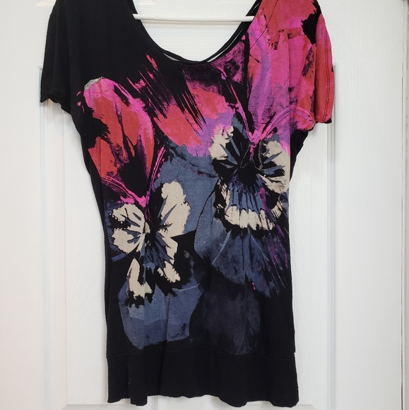 6/$20 Patterned Tee - Picture 2 of 4